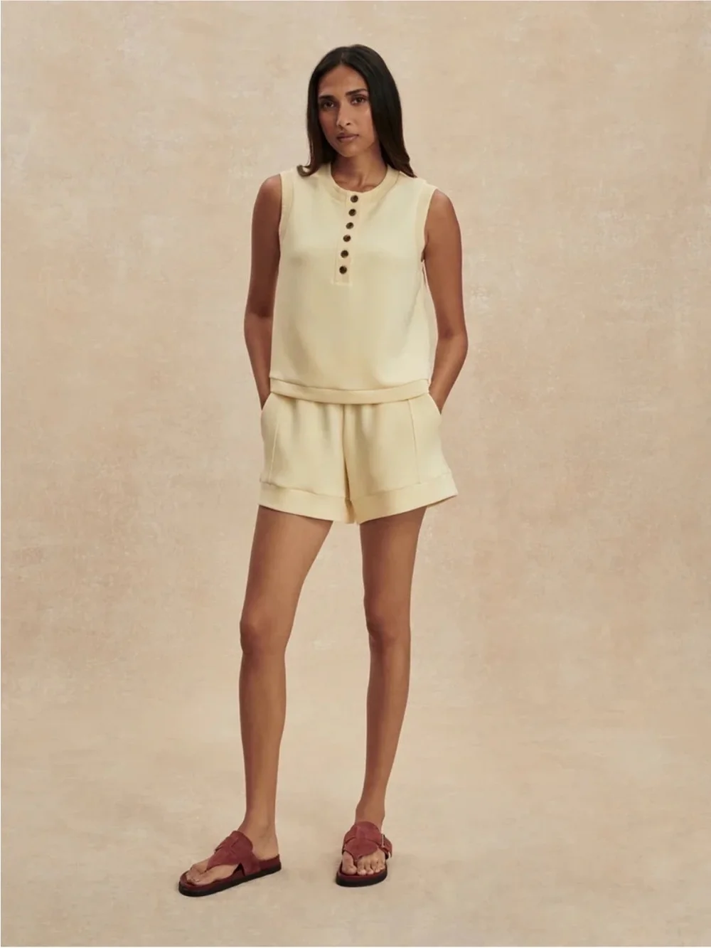 NWT VARLEY Atrium High Rise Short 4.5" - Picture 2 of 8